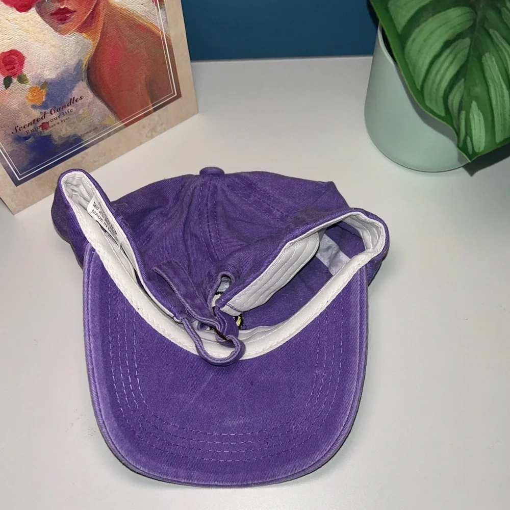 WOMENS PURPLE CAP WITH YELLOW EMBROIDERED SMILEY FACE